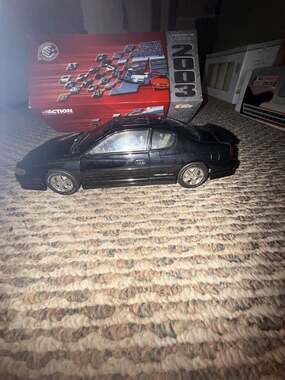 Action 1:18 Dale Earnhardt Sr. 2002 Chevrolet Monte Carlo SS Intimidator Limited